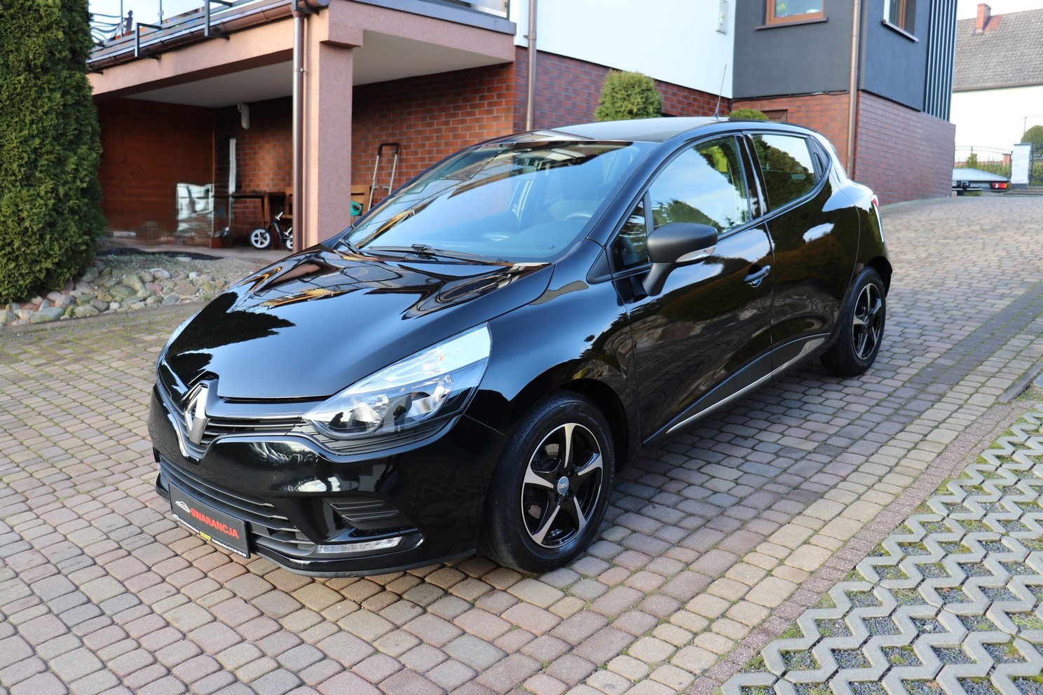 
								RENAULT CLIO 1.2, NISKI PRZEBIEG, SERWISOWANY, GWARANCJA full									