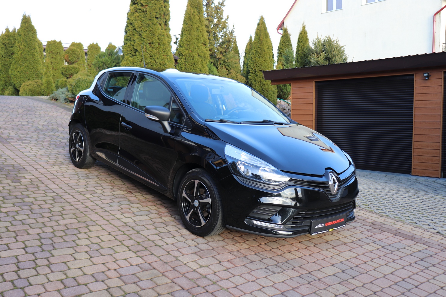 
								RENAULT CLIO 1.2, NISKI PRZEBIEG, SERWISOWANY, GWARANCJA full									