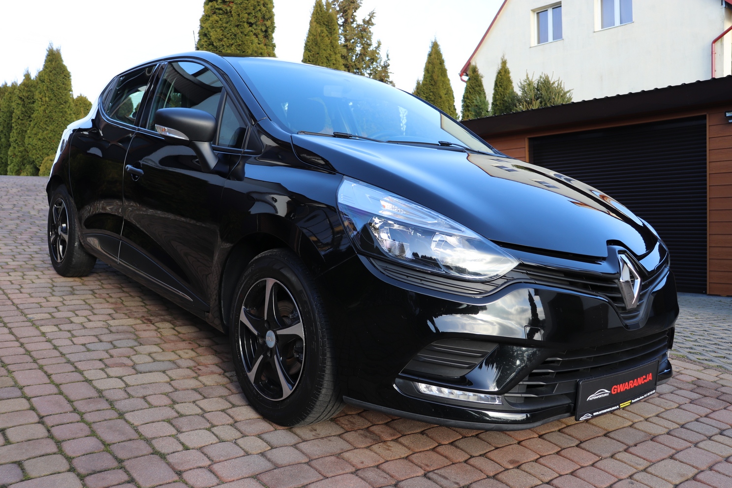 
								RENAULT CLIO 1.2, NISKI PRZEBIEG, SERWISOWANY, GWARANCJA full									