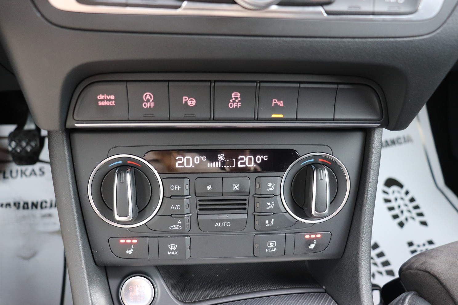 
								AUDI Q3 2.0 TDI QUATTRO, SERWISOWANY, GWARANCJA full									