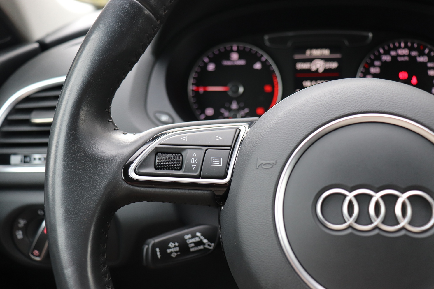 
								AUDI Q3 2.0 TDI, SERWISOWANY, GWARANCJA full									