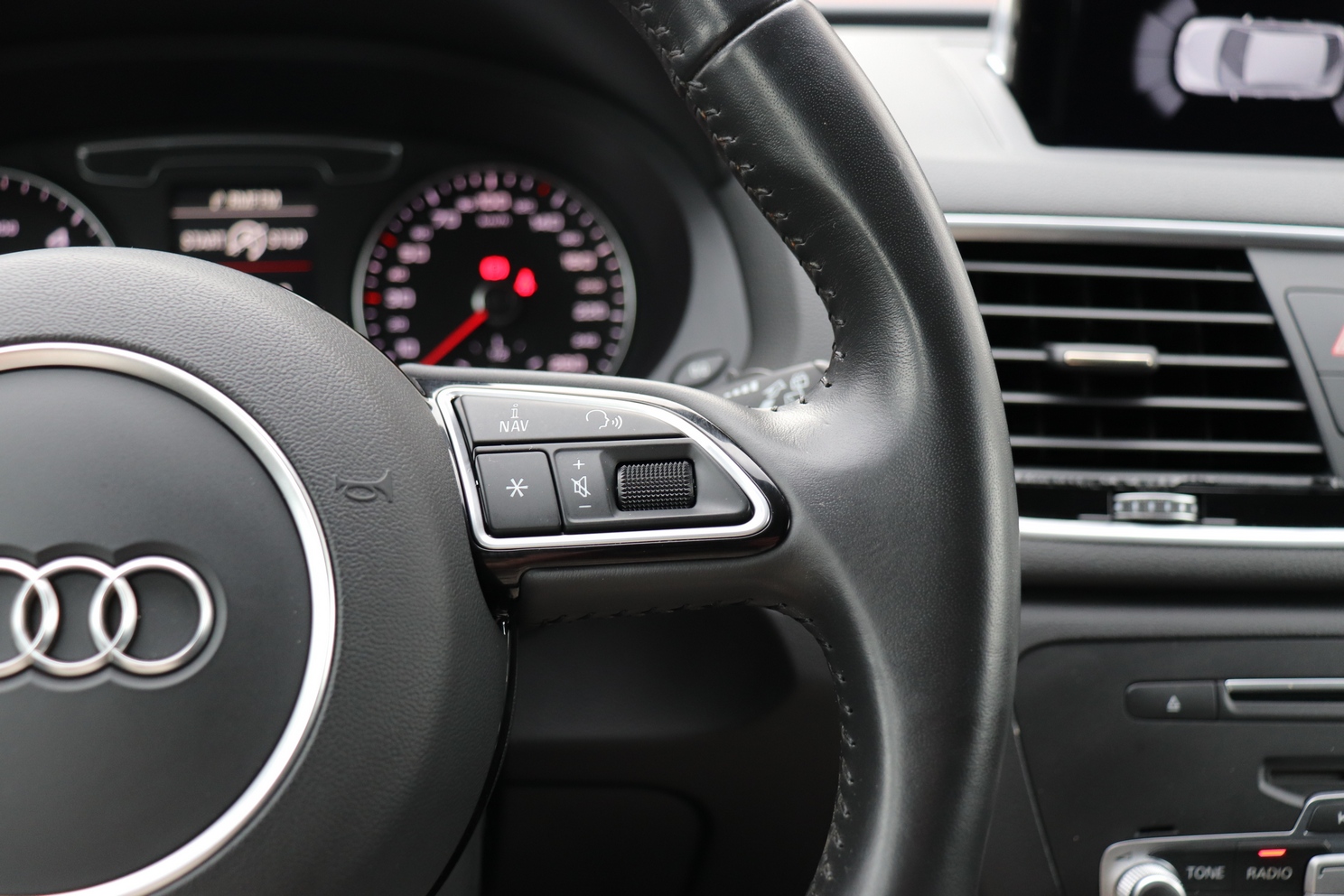 
								AUDI Q3 2.0 TDI, SERWISOWANY, GWARANCJA full									