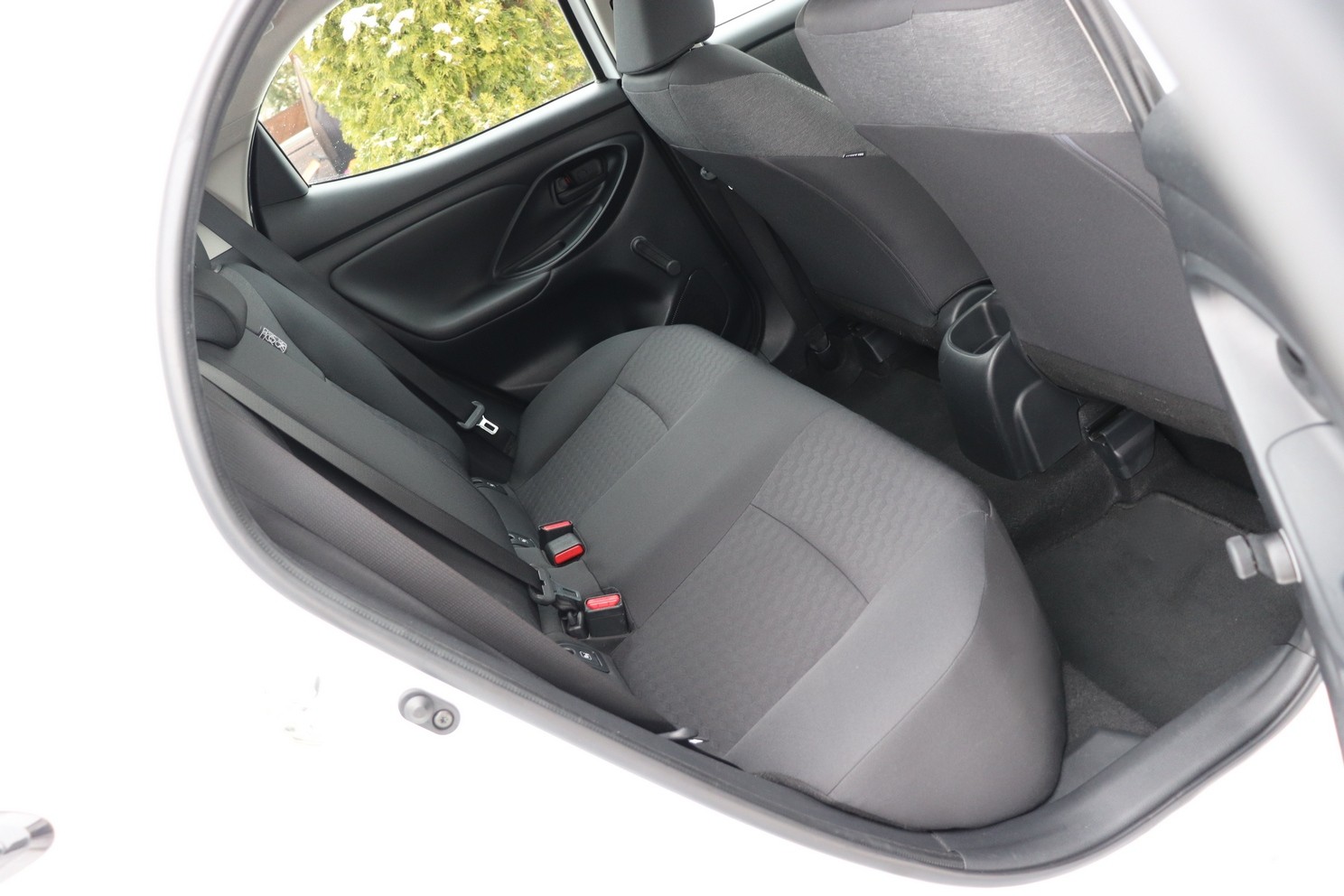 
								TOYOTA YARIS 1.5, 1 WŁAŚCICIEL, SERWISOWANY, NISKI PRZEBIEG, full									