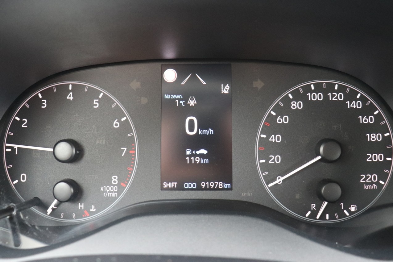 
								TOYOTA YARIS 1.5, 1 WŁAŚCICIEL, SERWISOWANY, NISKI PRZEBIEG, full									