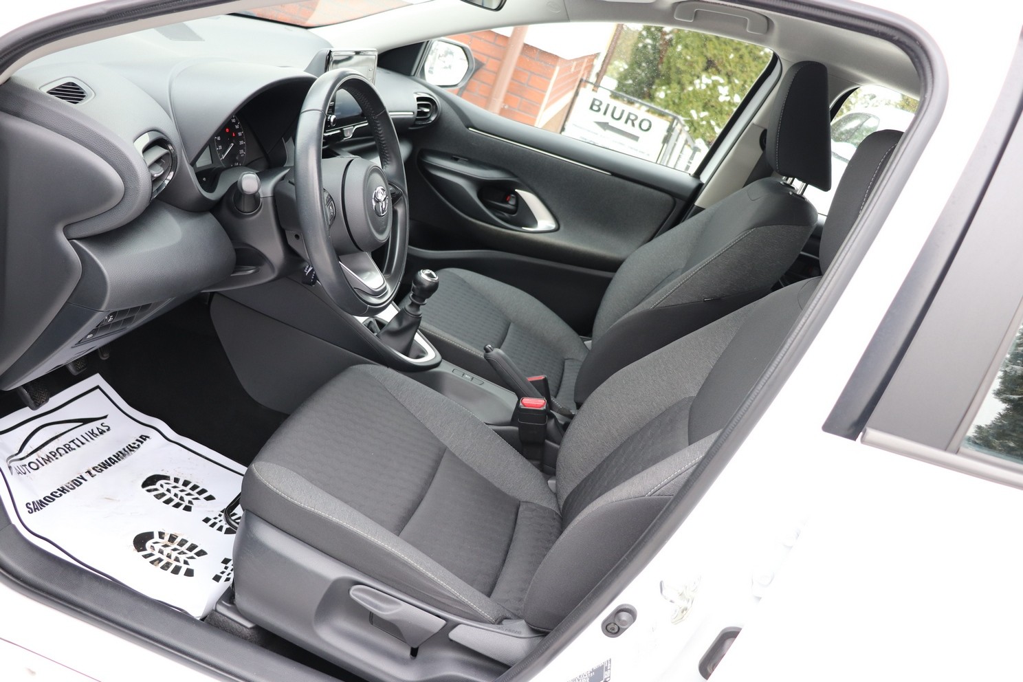 
								TOYOTA YARIS 1.5, 1 WŁAŚCICIEL, SERWISOWANY, NISKI PRZEBIEG, full									