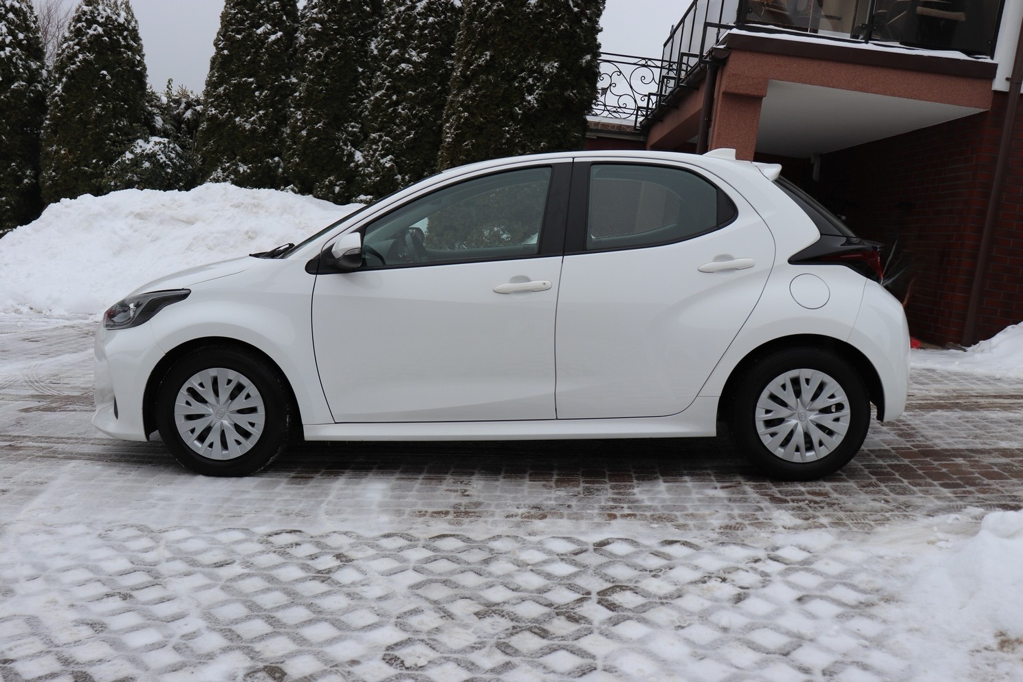 
								TOYOTA YARIS 1.5, 1 WŁAŚCICIEL, SERWISOWANY, NISKI PRZEBIEG, full									