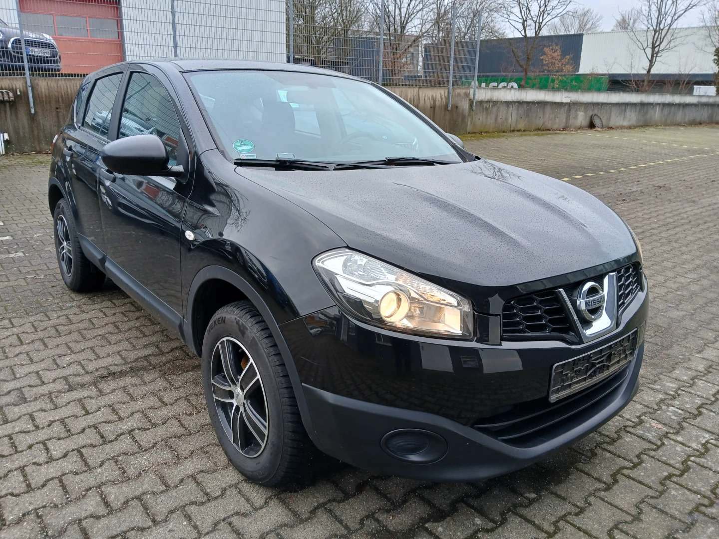 NISSAN QASHQAI NISKI PRZEBIEG