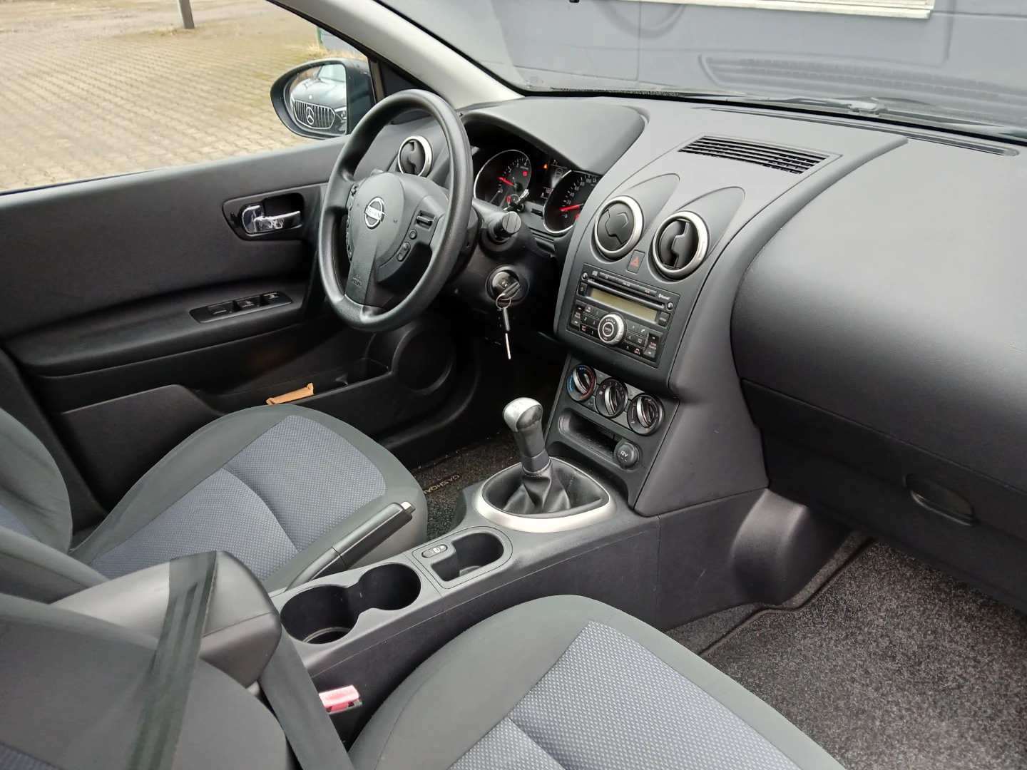 NISSAN QASHQAI NISKI PRZEBIEG