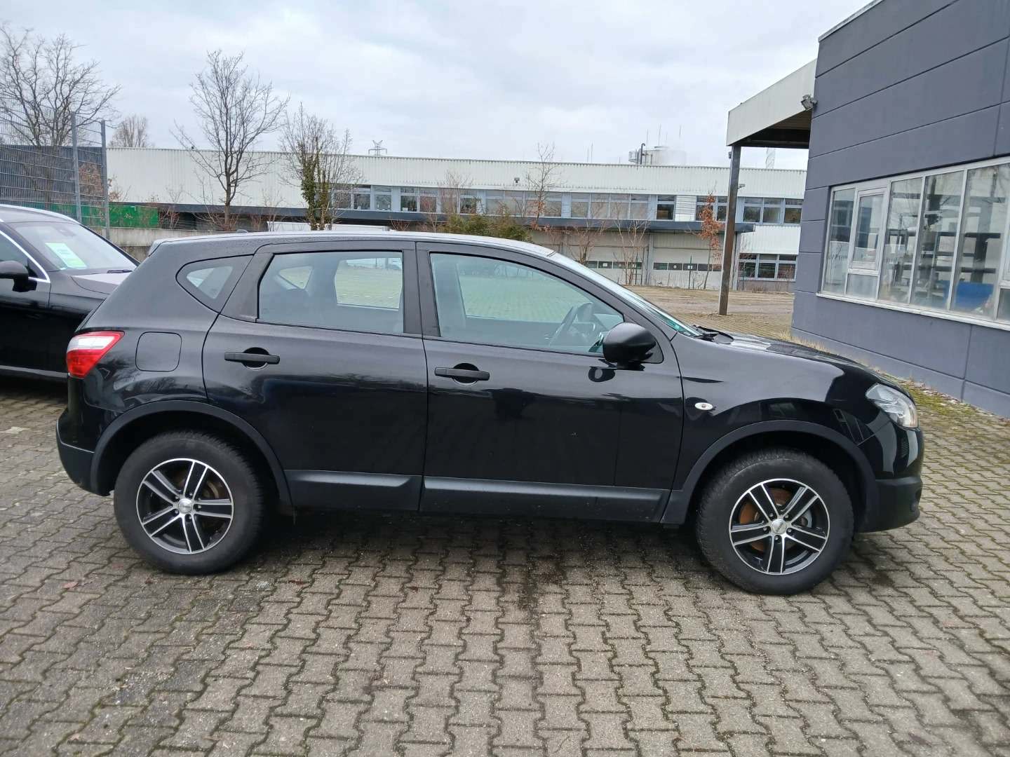NISSAN QASHQAI NISKI PRZEBIEG
