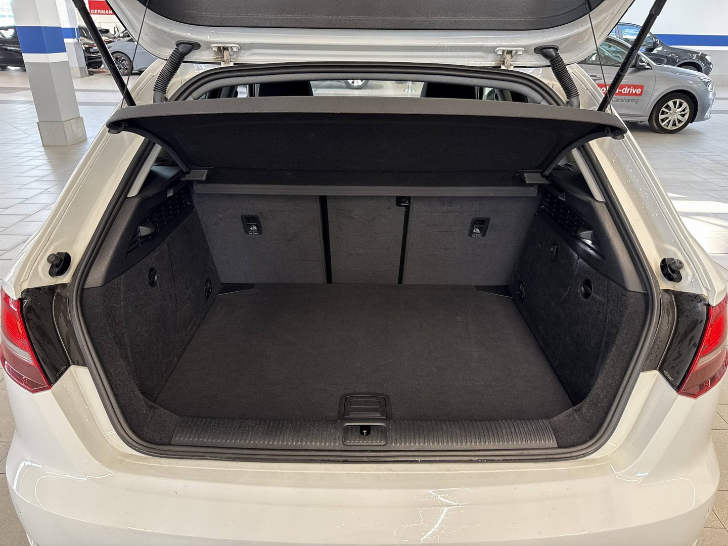 
								Audi A3 Sportback sport 2,0 TDI full									