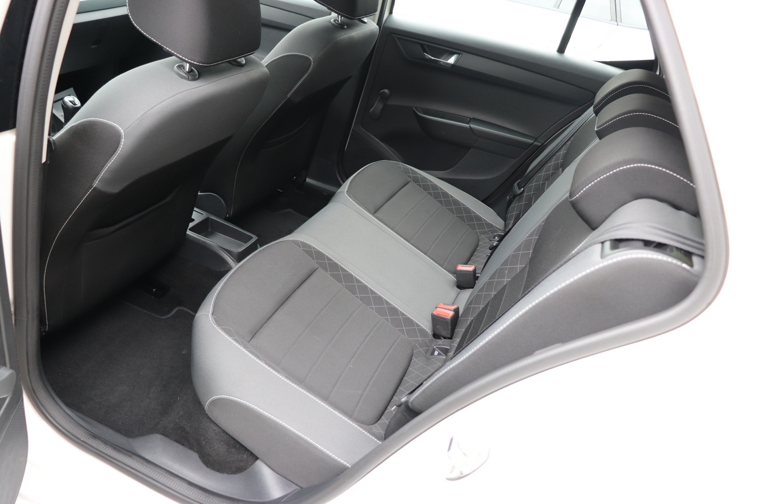 
								SKODA FABIA 1.0 MPI, 1 WŁAŚCICIEL, SERWISOWANY, KRAJOWY, GWARANCJA full									
