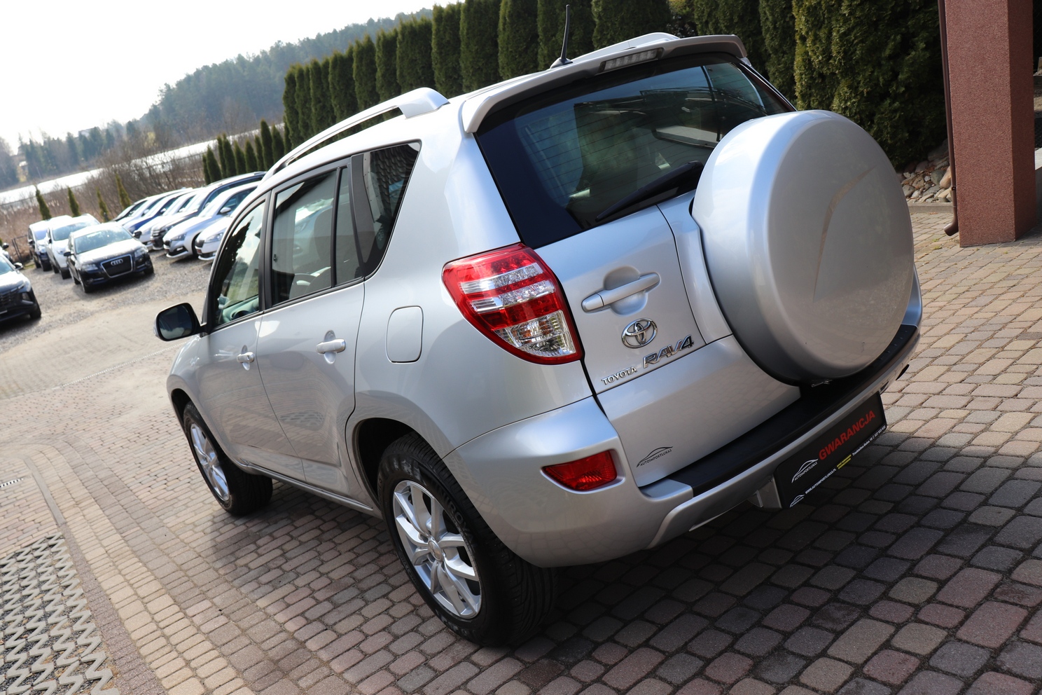 
								TOYOTA RAV4 2.0 BENZYNA full									