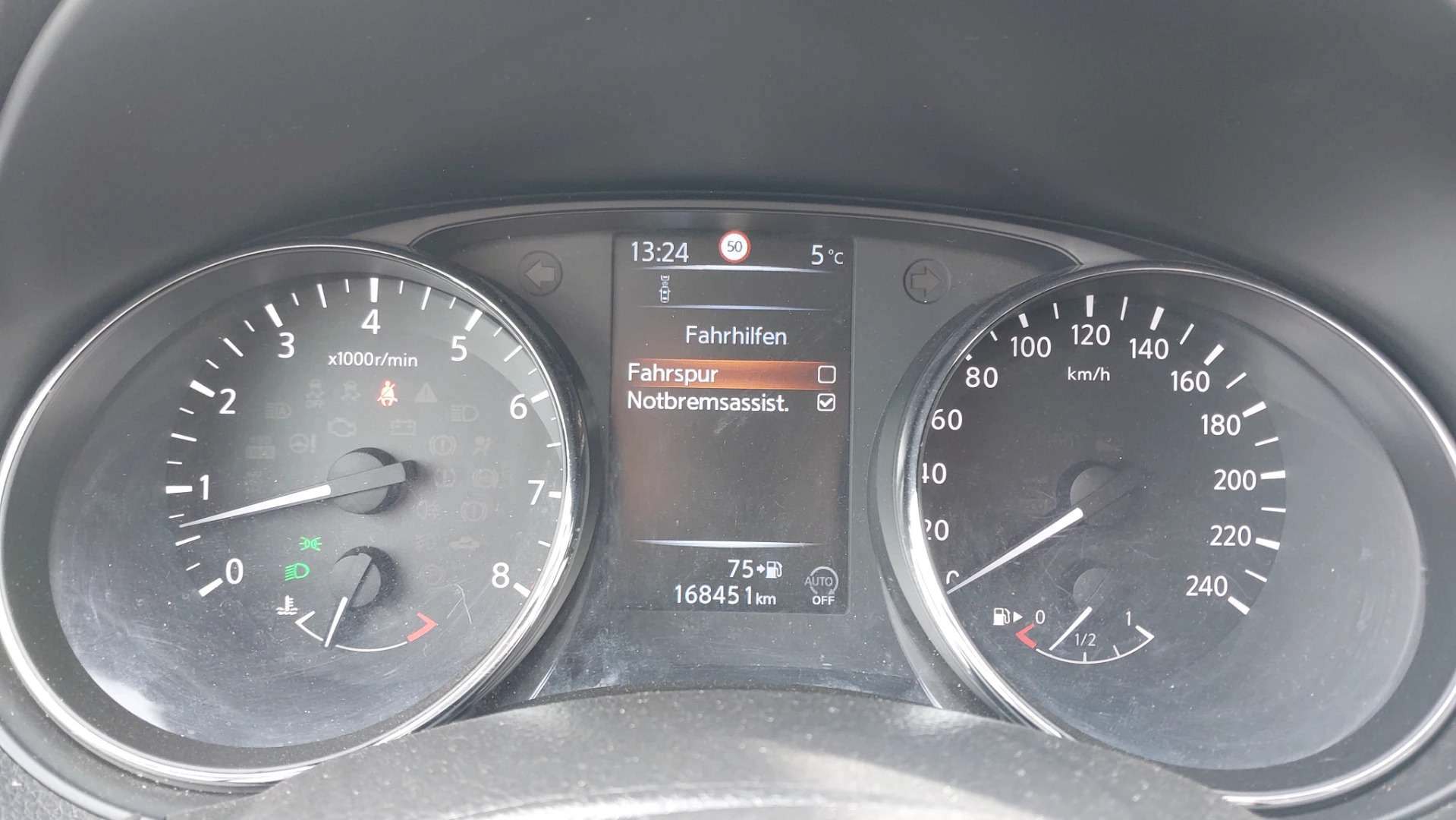 NISSAN QASHQAI 1.6 BENZYNA